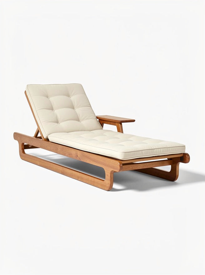 **Technische titel in het Nederlands: Stevig houten ligbed met comfortabele kussen**