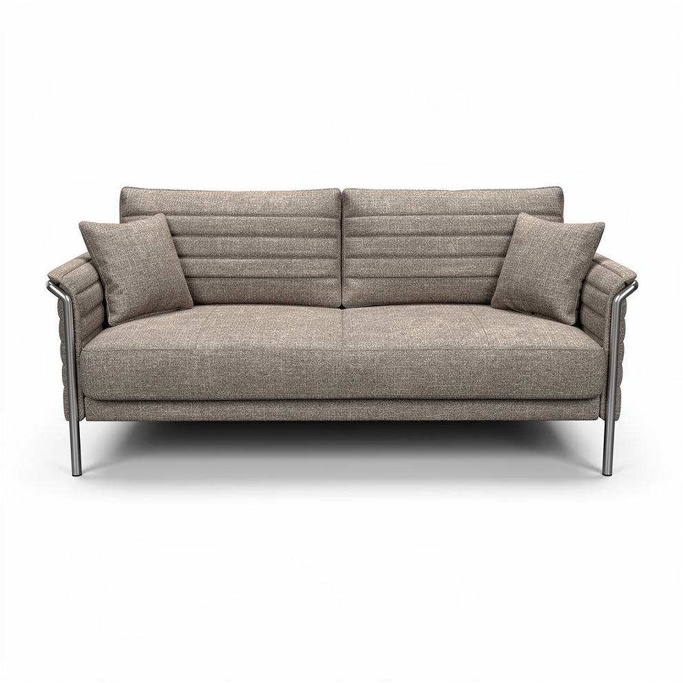 **Moderne stoffen bank met kussens**